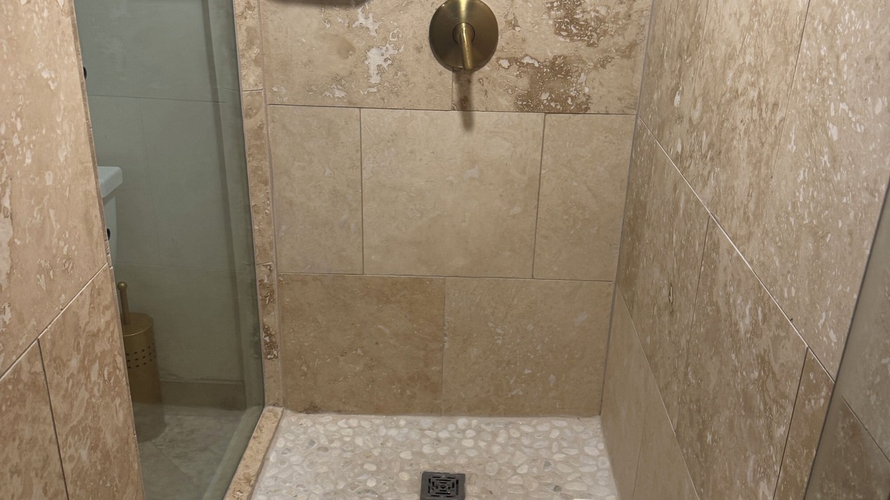 Photo of Bathroom in Ala Moana