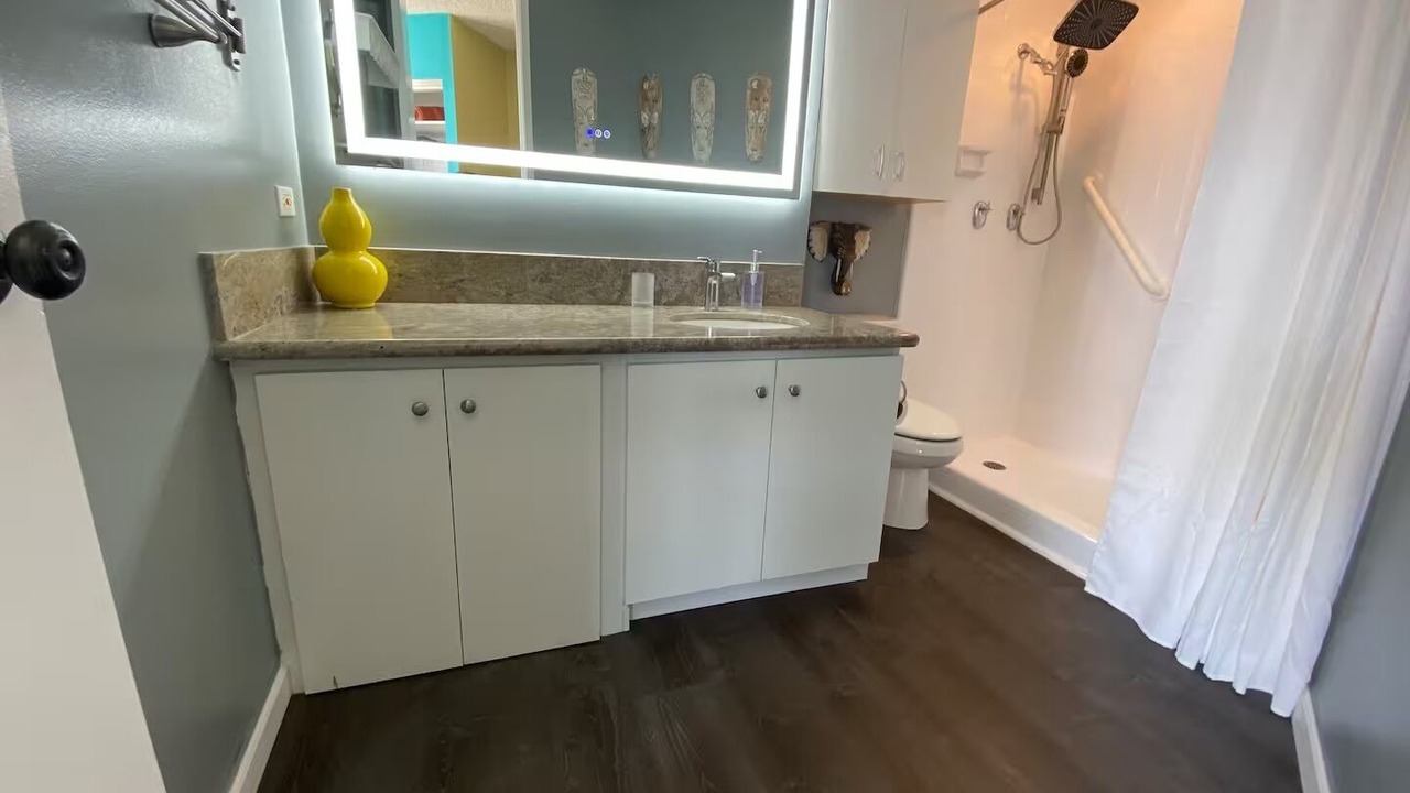 Photo of Bathroom in Ala Moana
