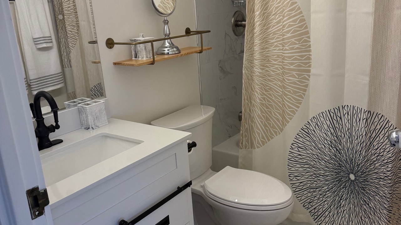Photo of Bathroom in Ala Moana