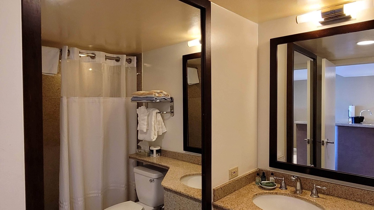 Photo of Bathroom in Waikiki