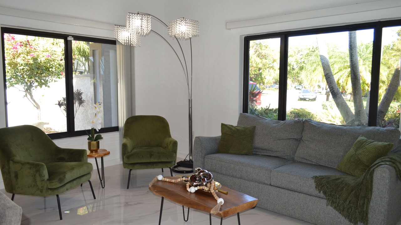 Photo of Livingroom in Ives Estates