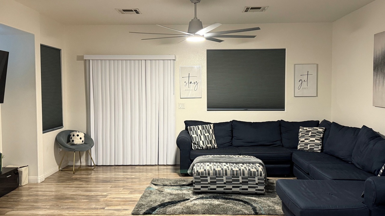 Photo of Livingroom in Enterprise