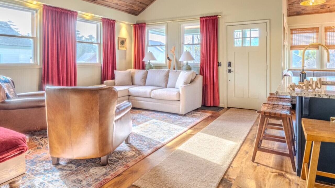 Photo of Livingroom in Lake George