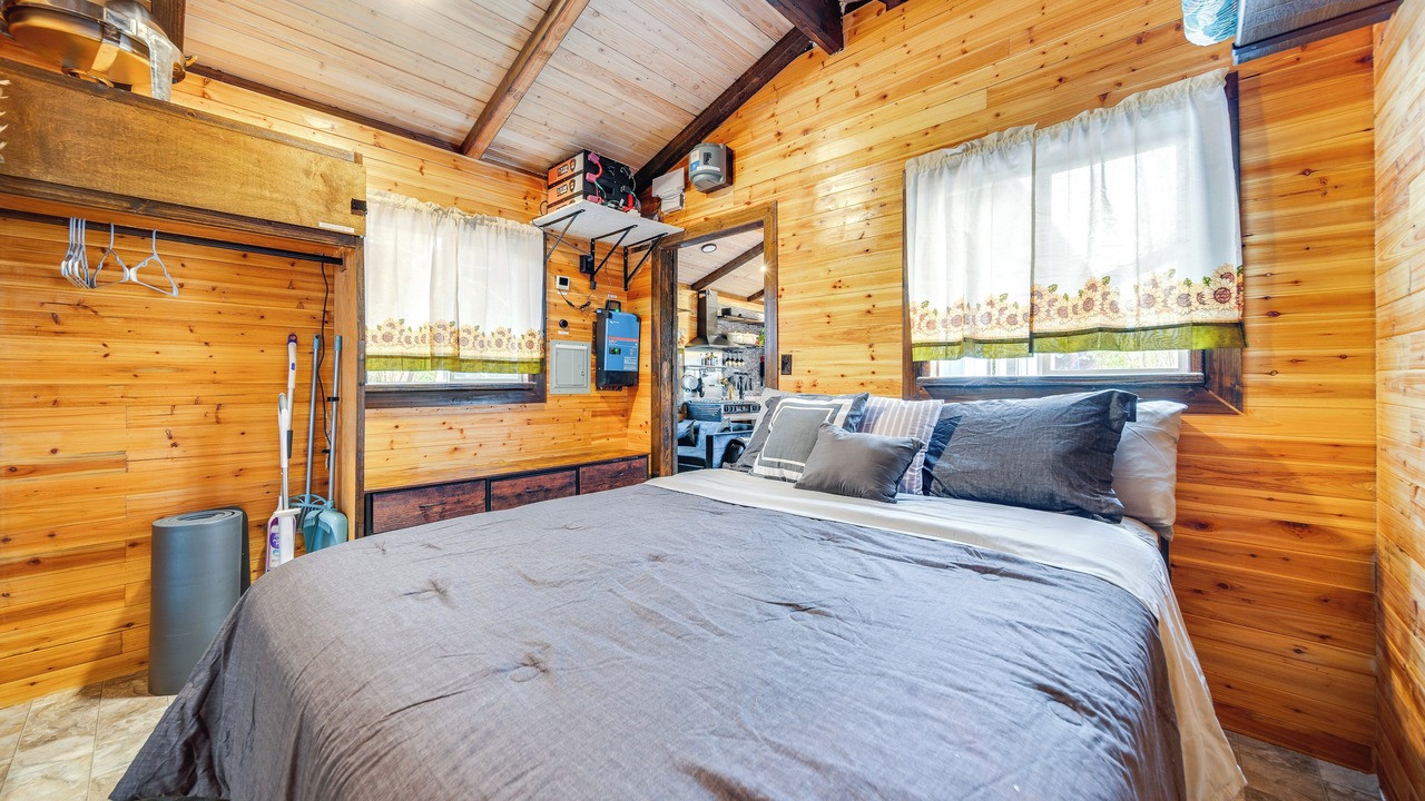 Photo of Bedroom in Glenwood