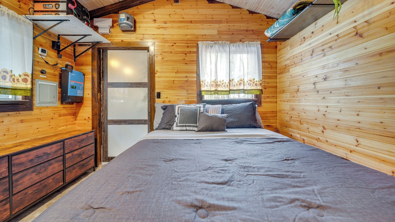 Photo of Bedroom in Glenwood