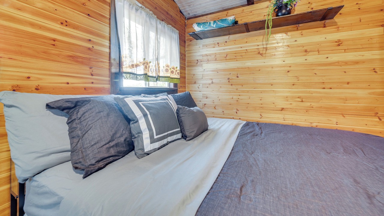 Photo of Bedroom in Glenwood