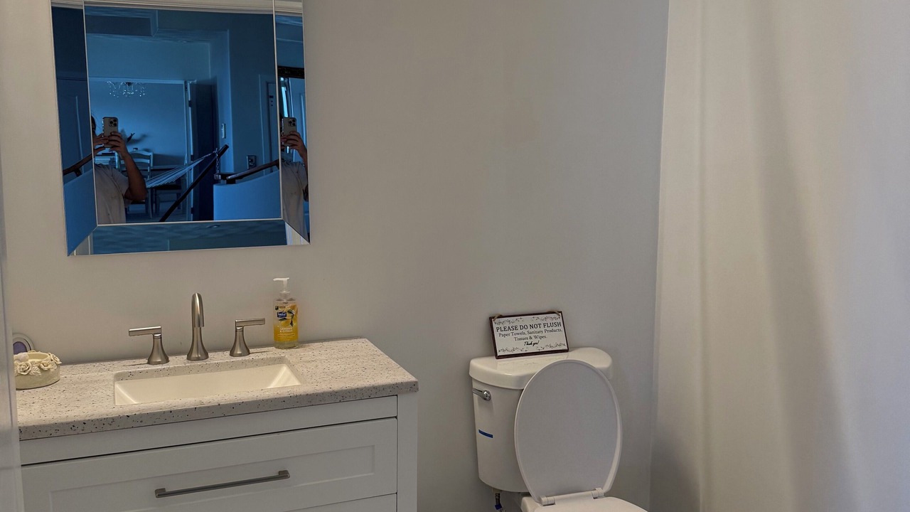 Photo of Bathroom in Wailuku