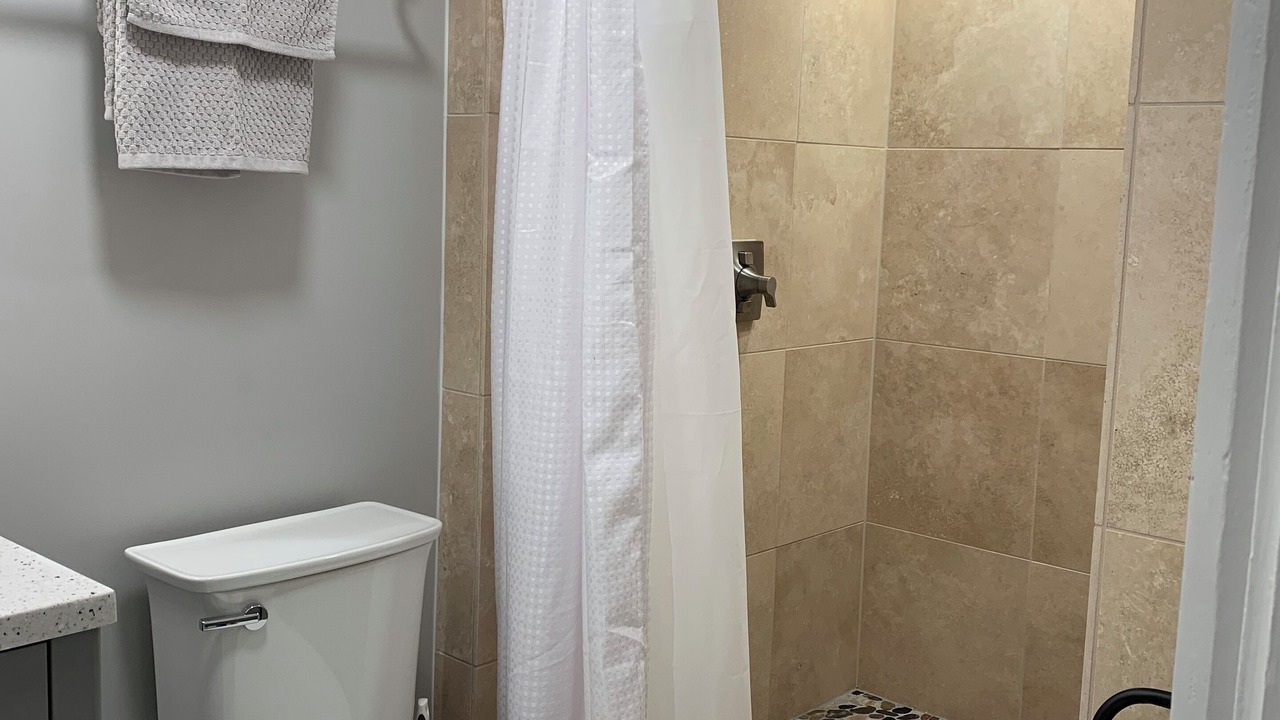 Photo of Bathroom in McCully - Moiliili