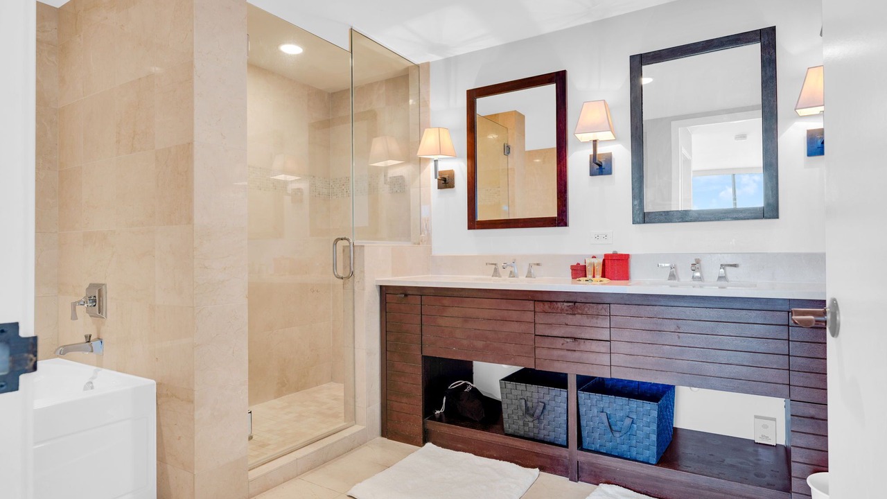 Photo of Bathroom in McCully - Moiliili