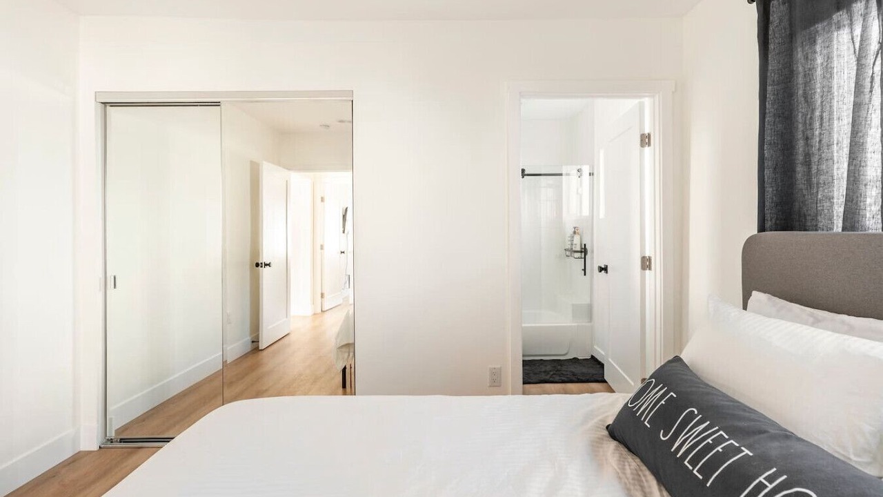 Photo of Bedroom in East Hollywood