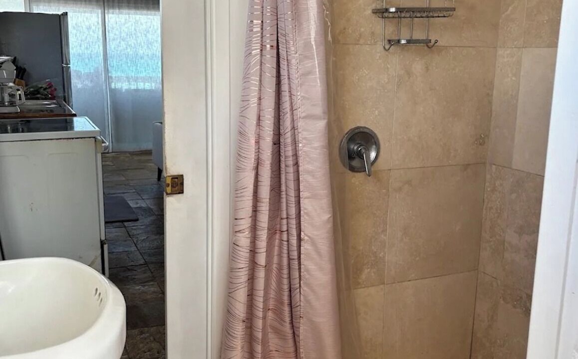 Photo of Bathroom in Haleiwa