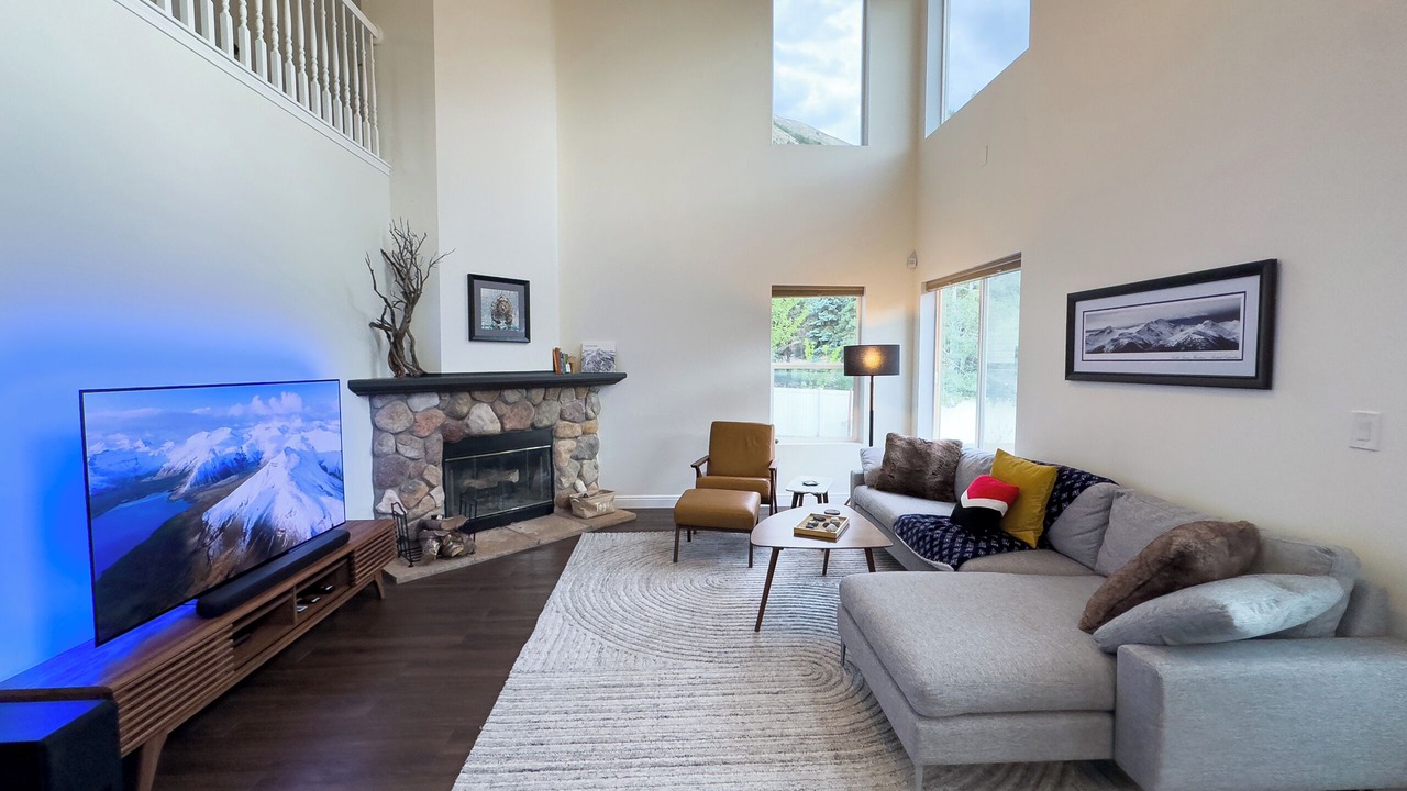 Photo of Livingroom in Draper
