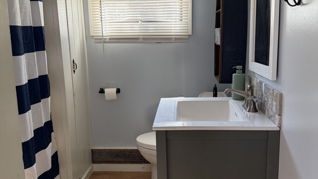 Photo of Bathroom in Embden