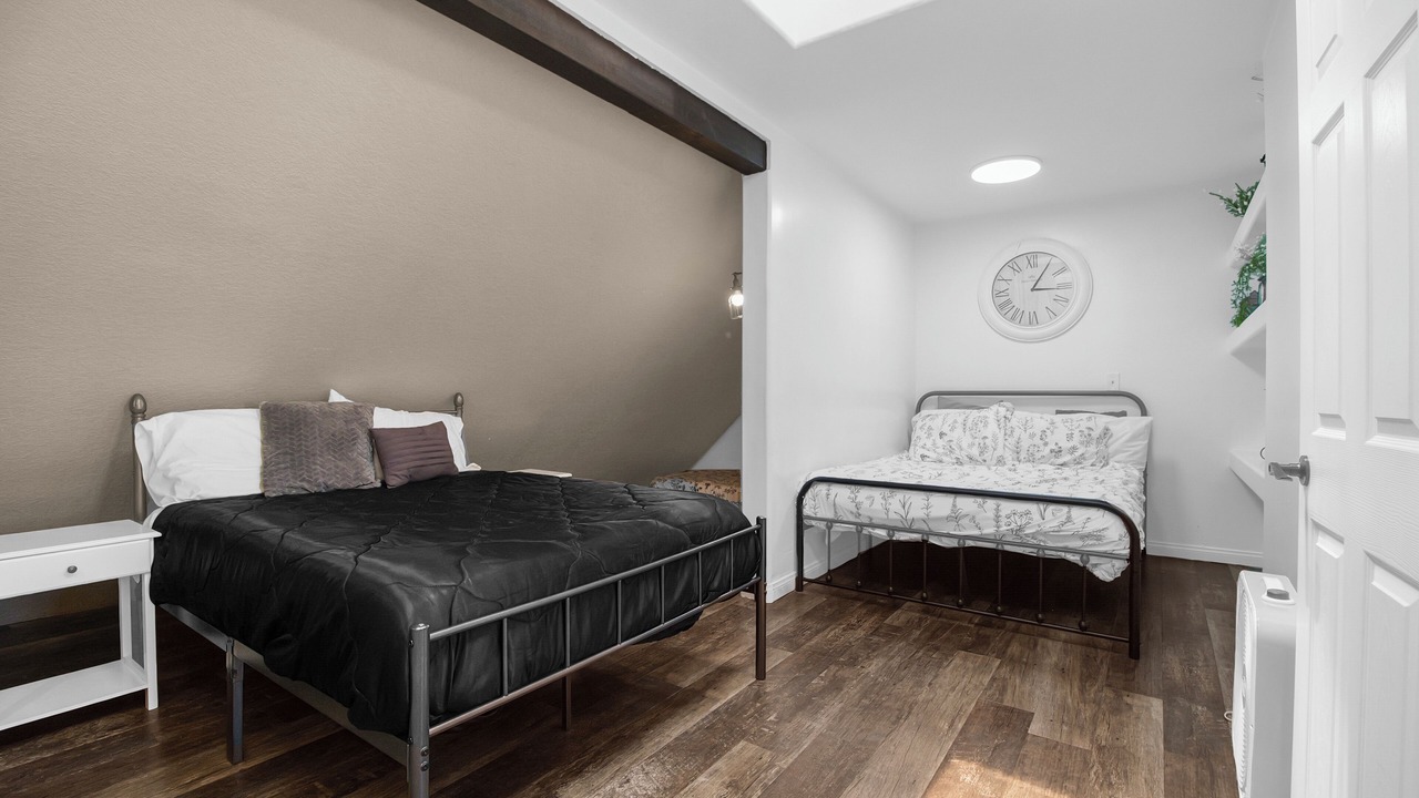 Photo of Bedroom in Enterprise