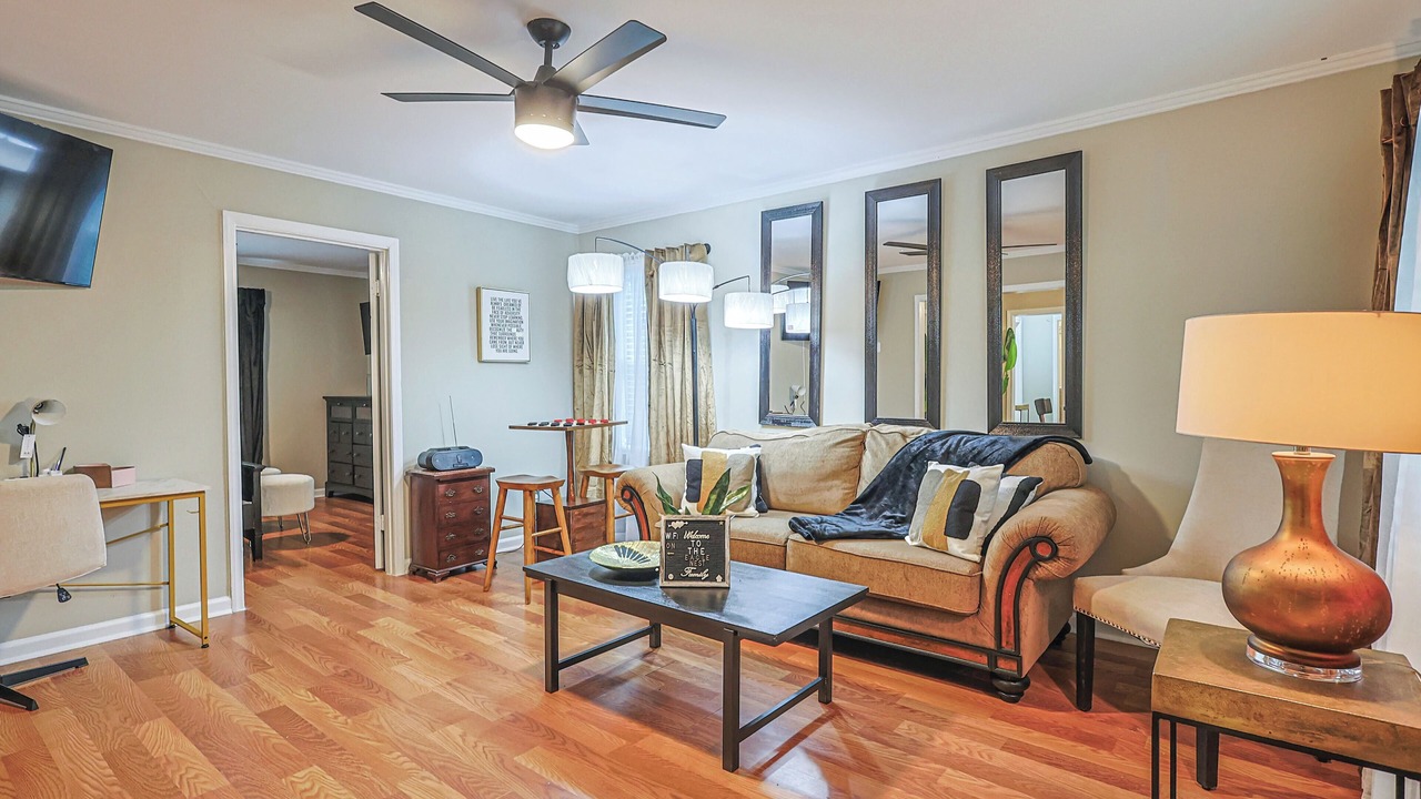 Photo of Livingroom in East Point