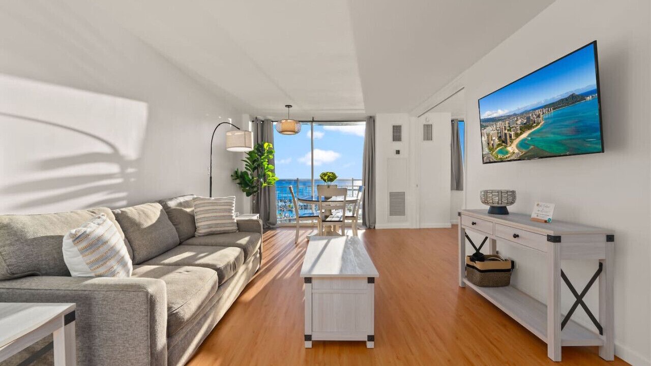 Photo of Livingroom in Waikiki