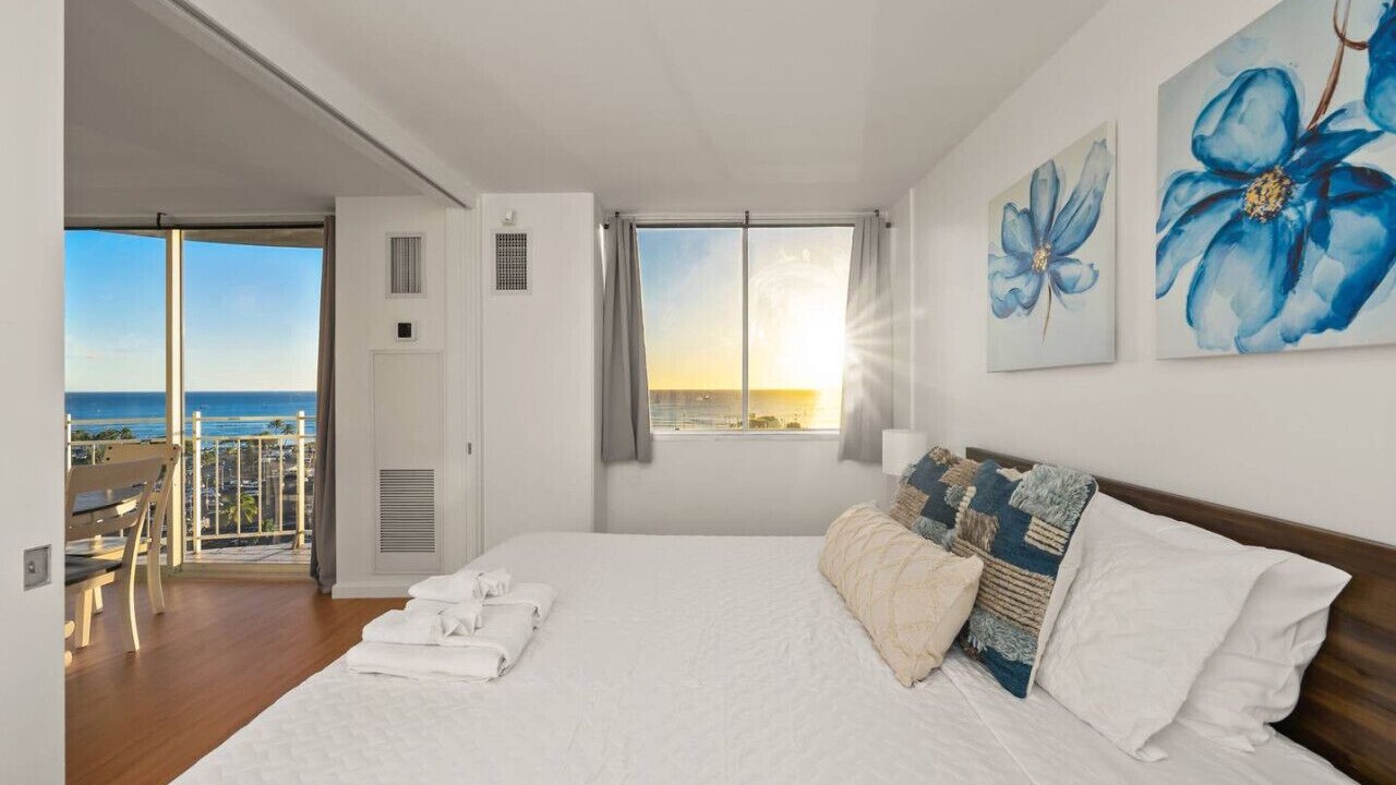Photo of Bedroom in Waikiki