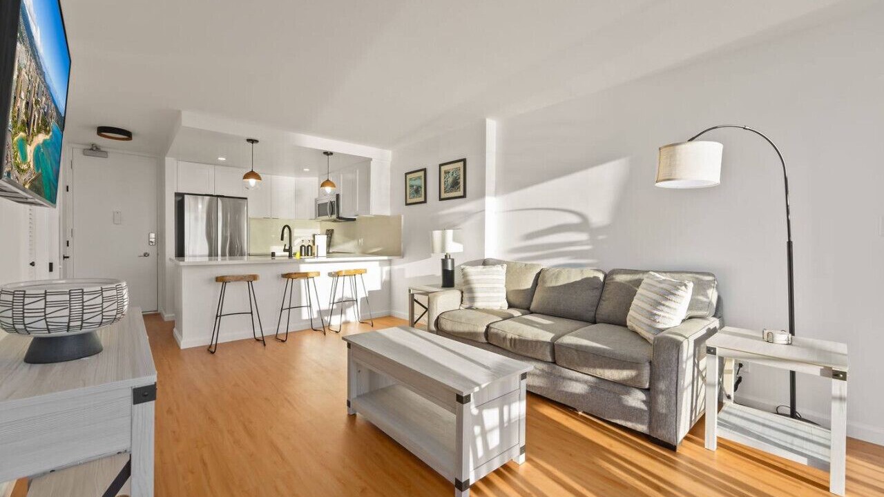 Photo of Livingroom in Waikiki