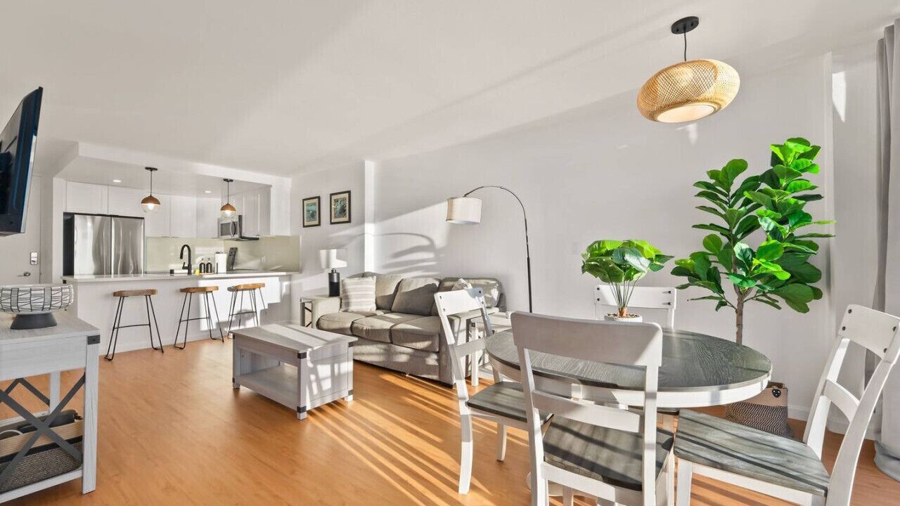 Photo of Livingroom in Waikiki