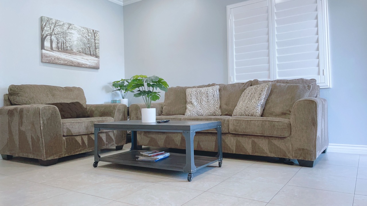 Photo of Livingroom in Midway City