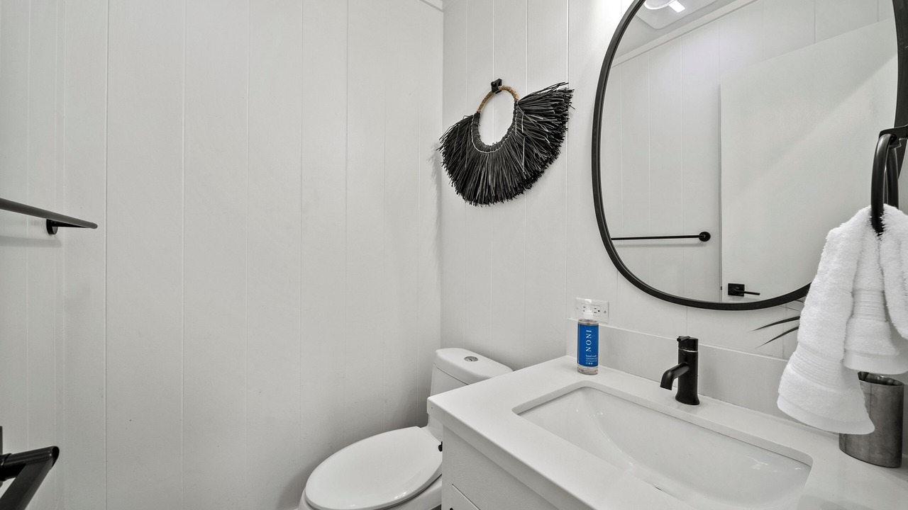 Photo of Bathroom in Eastern Honolulu