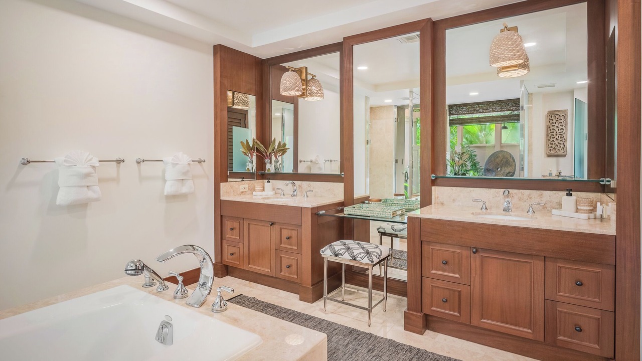Photo of Bathroom in Kaupulehu
