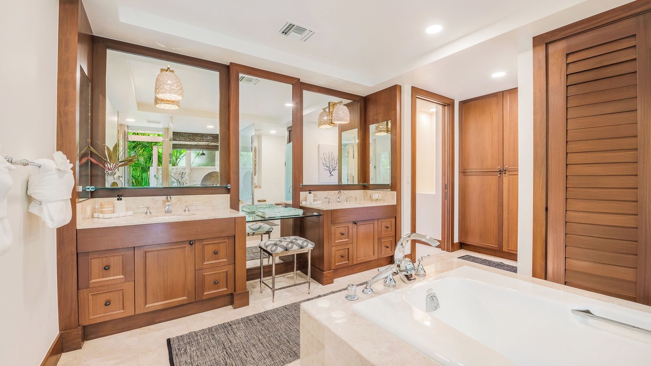 Photo of Bathroom in Kaupulehu