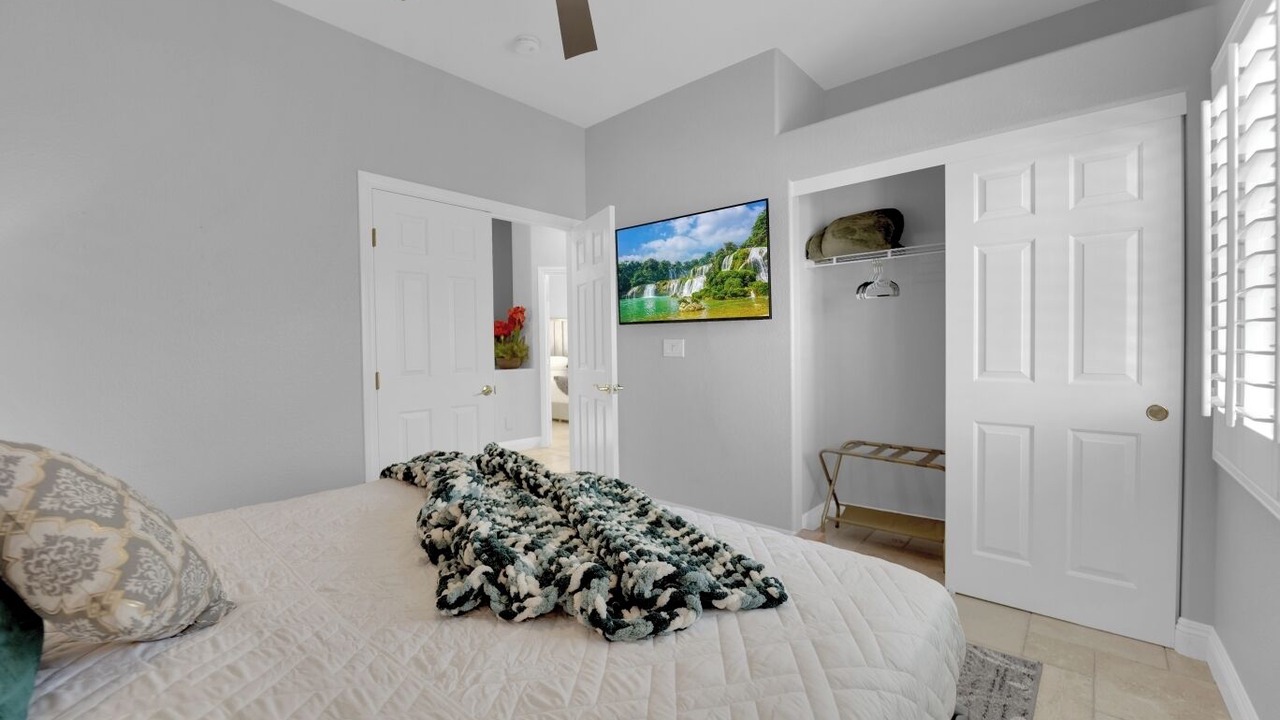 Photo of Bedroom in Enterprise