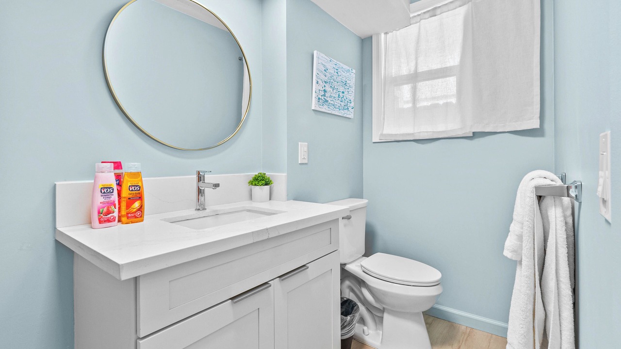 Photo of Bathroom in McCully - Moiliili