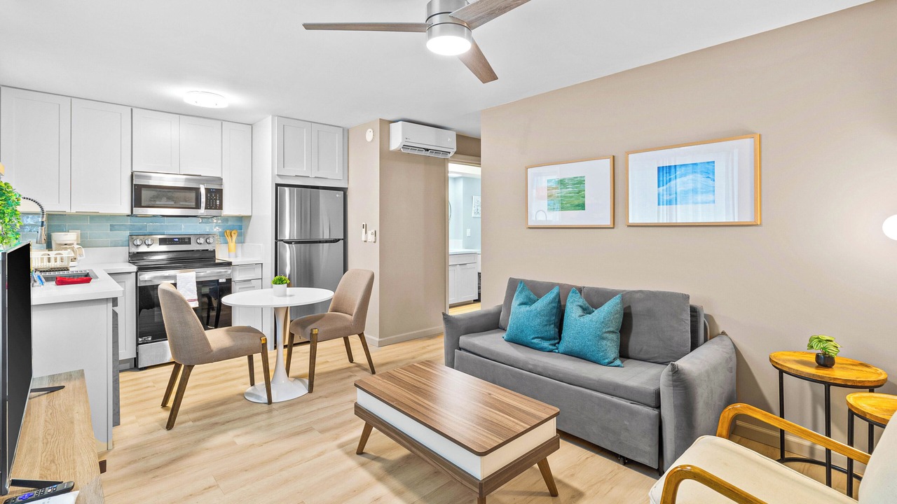 Photo of Livingroom in McCully - Moiliili