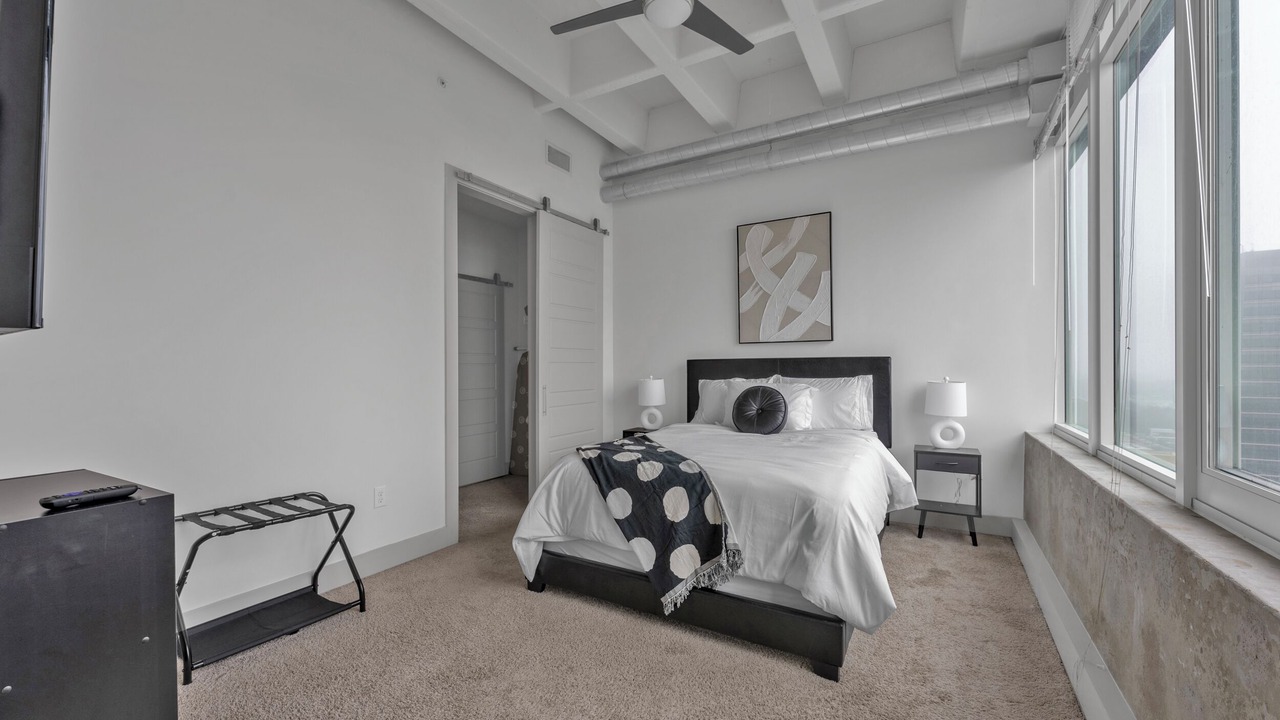 Photo of Bedroom in Peachtree Center