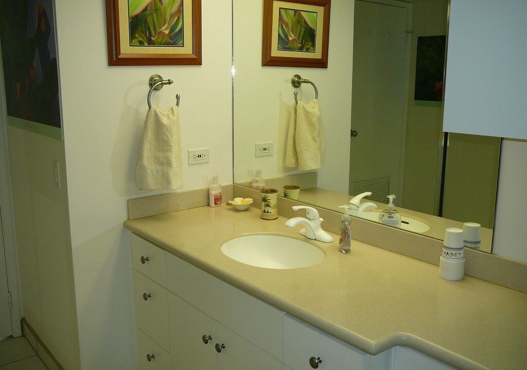 Photo of Bathroom in Makaha