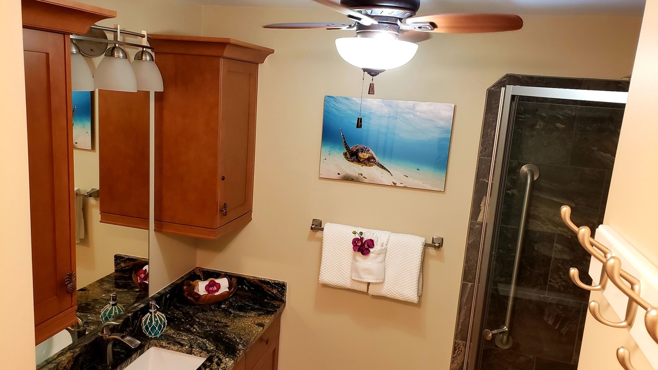 Photo of Bathroom in Historic Kailua Village