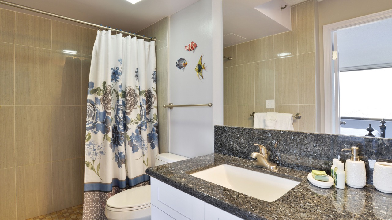 Photo of Bathroom in Waikiki