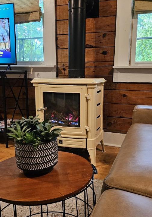Photo of Livingroom in Mars Hill