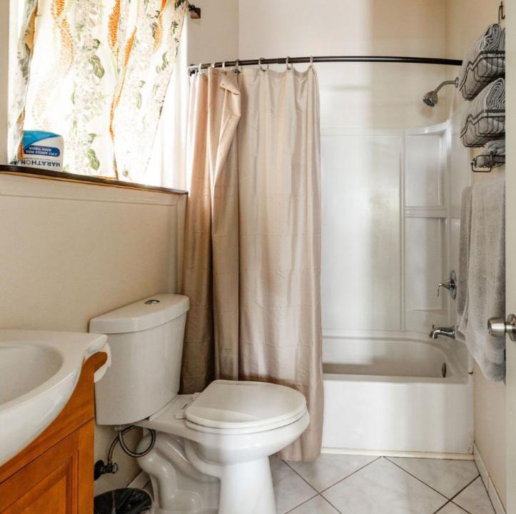 Photo of Bathroom in Kehena Beach Estates
