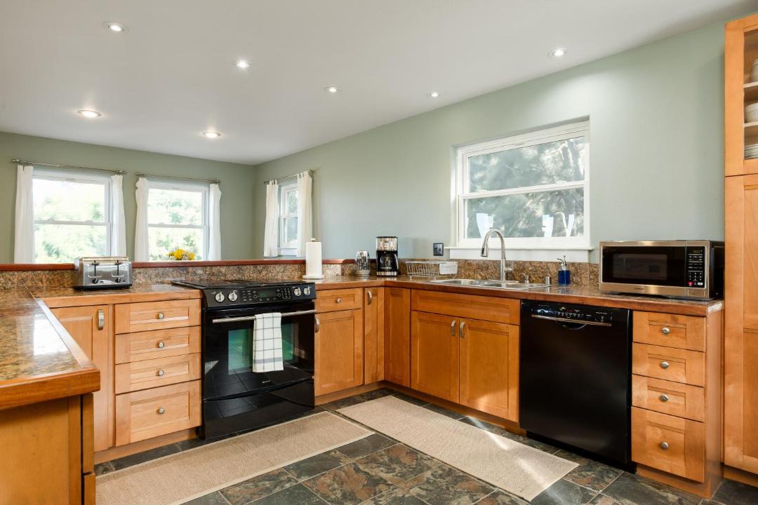 Photo of Kitchen in Kamuela