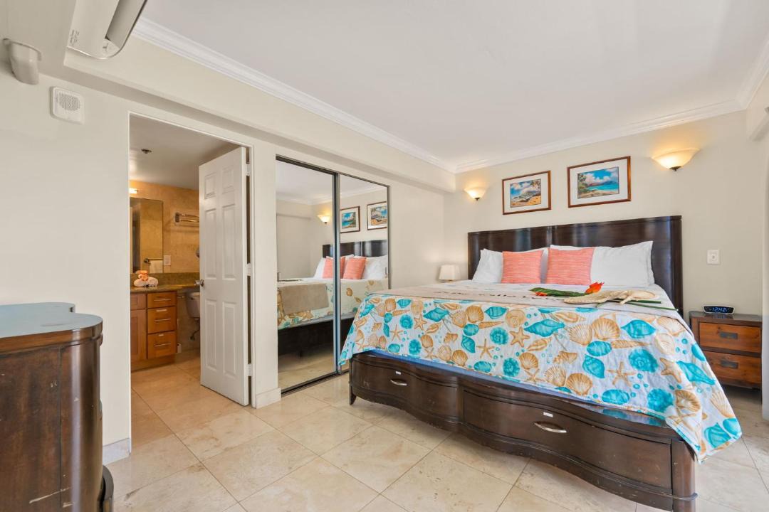 Photo of Bedroom in Waikiki