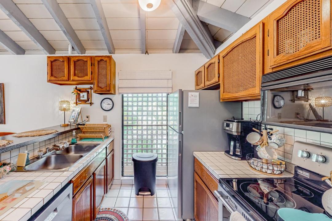 Photo of Kitchen in Maunaloa