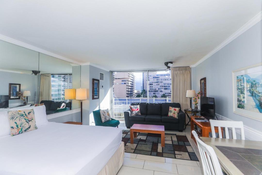 Photo of Bedroom in Waikiki
