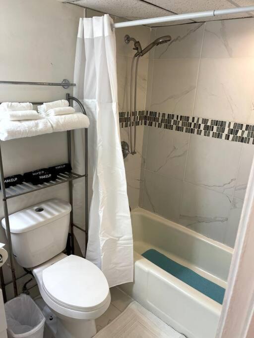 Photo of Bathroom in McCully - Moiliili