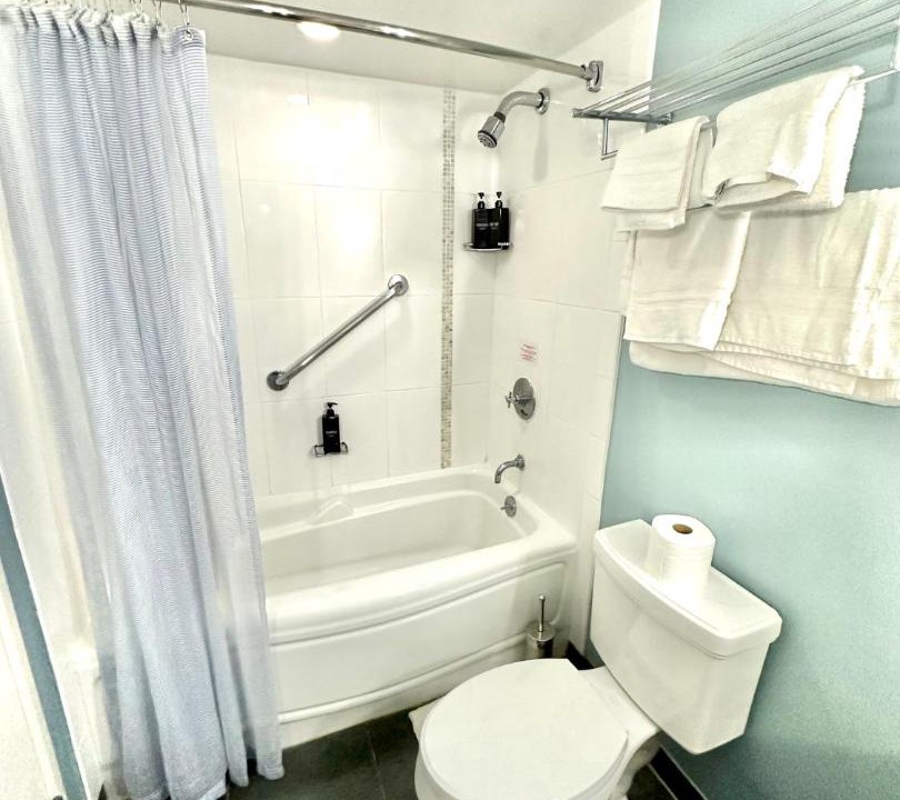 Photo of Bathroom in Ala Moana