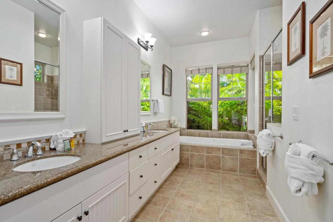 Photo of Bathroom in Kulalani