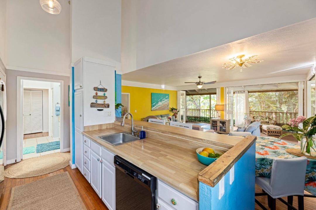 Photo of Kitchen in Maunaloa