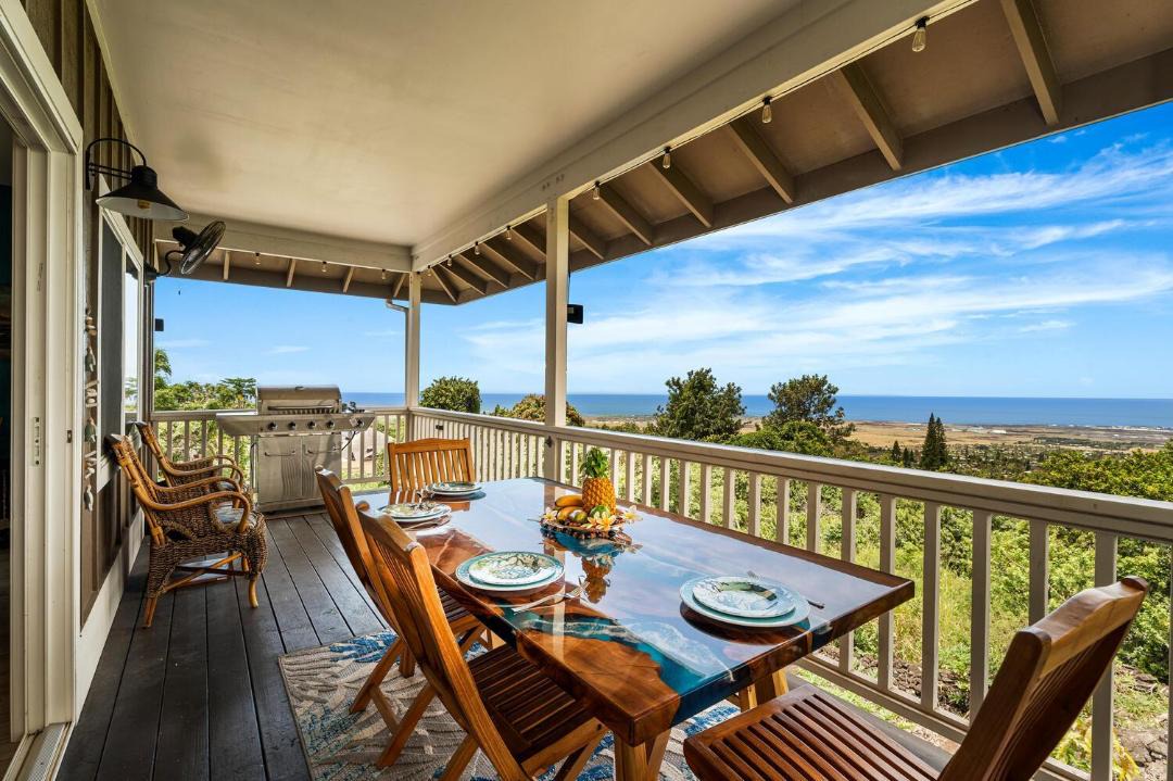 Photo of Patio Balcony in Kona Palisades