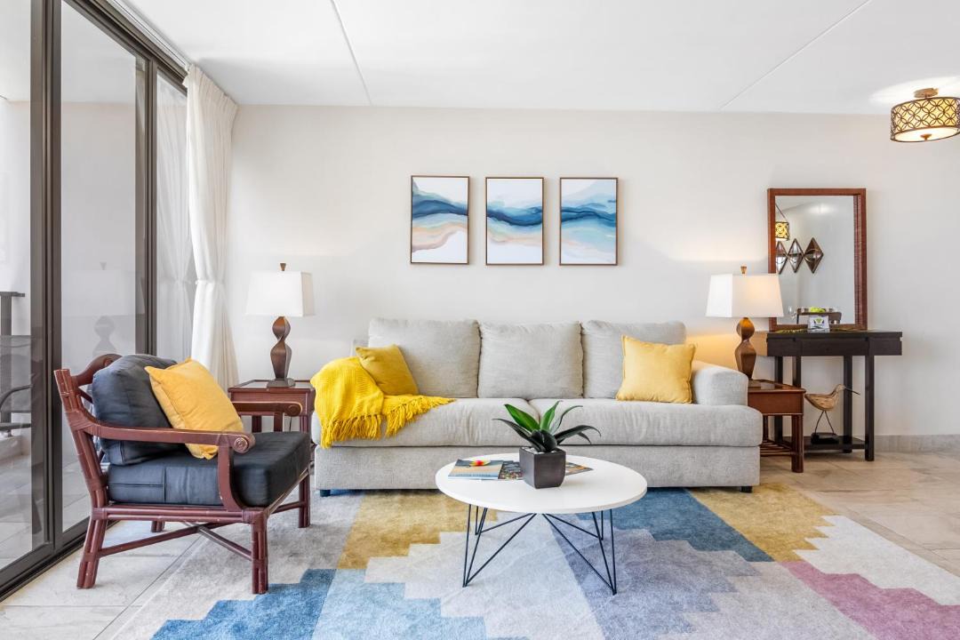 Photo of Livingroom in Waikiki