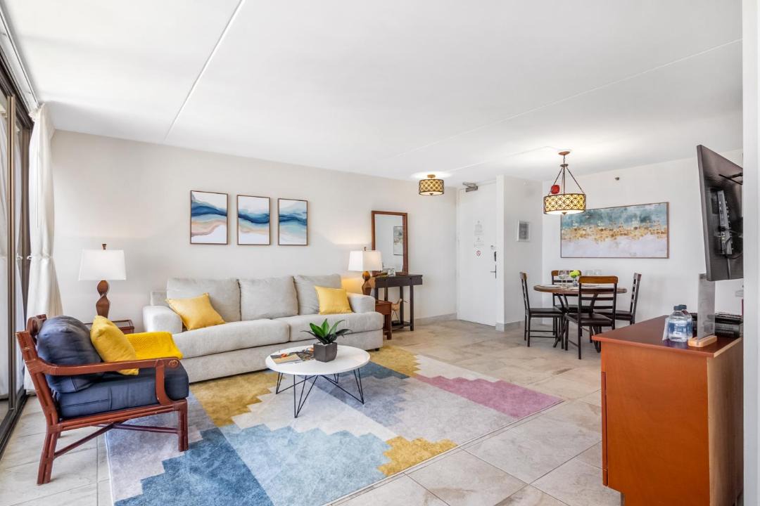 Photo of Livingroom in Waikiki