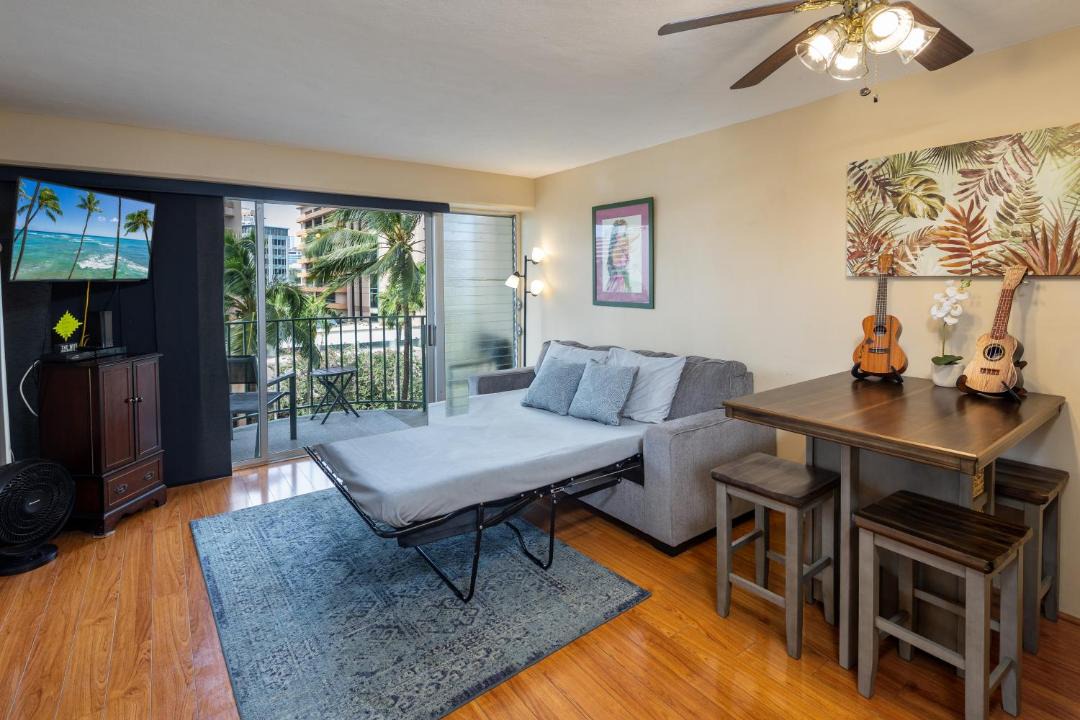 Photo of Livingroom in McCully - Moiliili