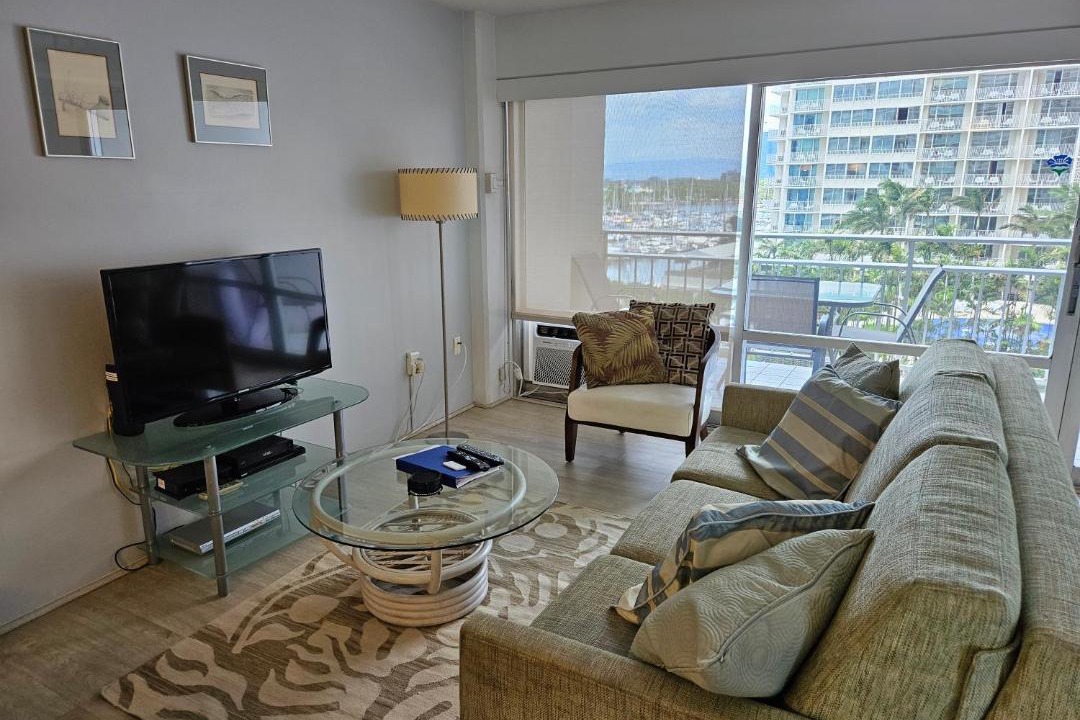 Photo of Livingroom in Waikiki