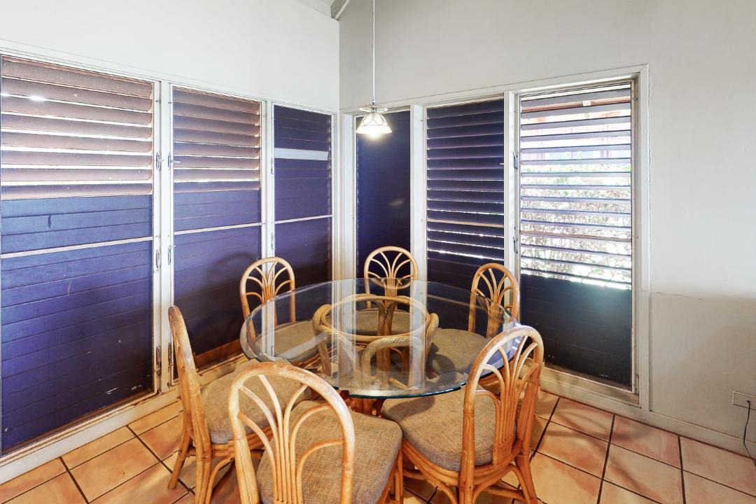 Photo of Livingroom in Maunaloa